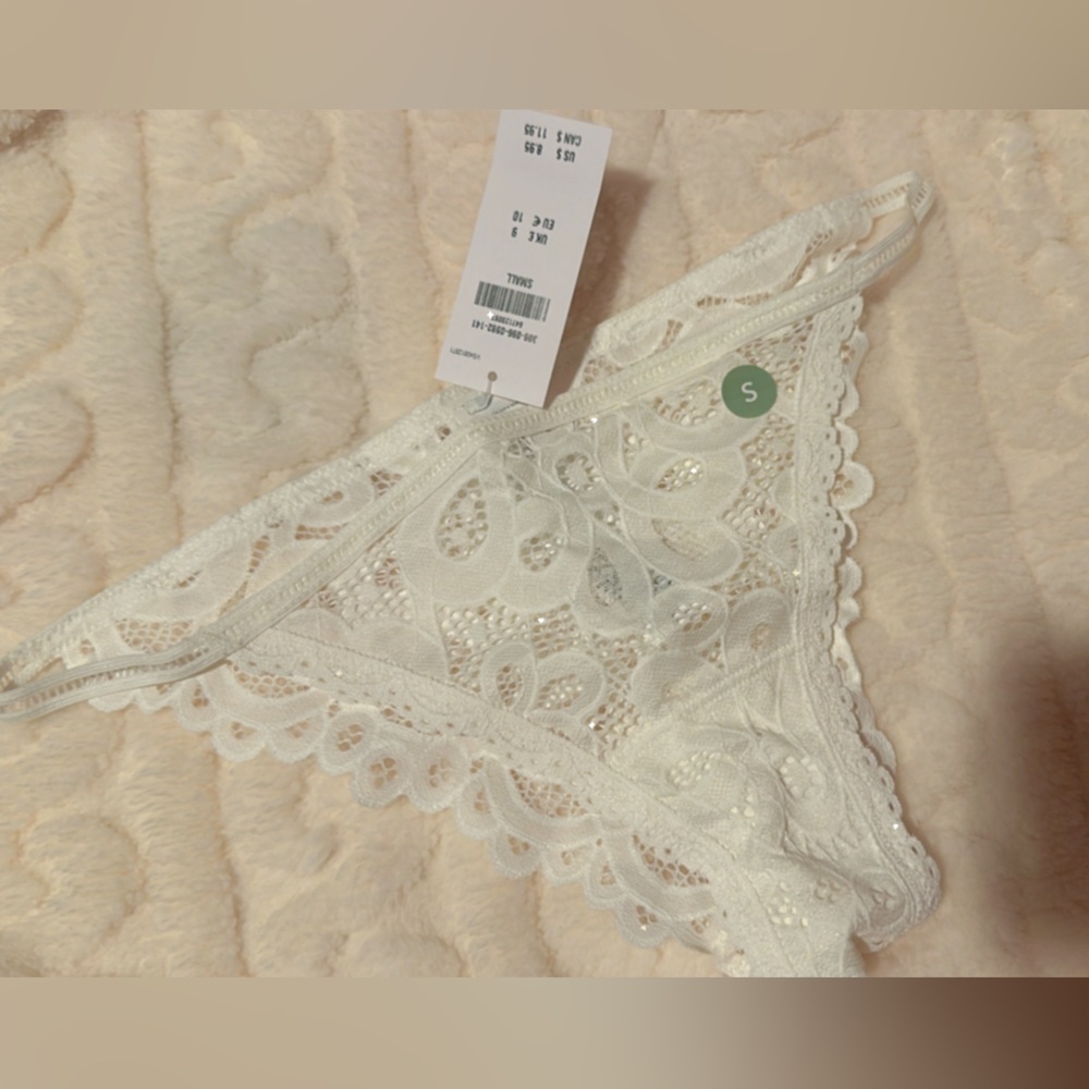 Gilly hicks lace string cheeky